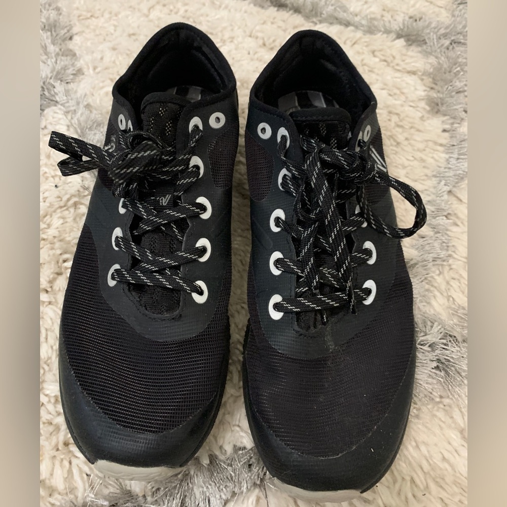 VARSITY ASCEND AIR CHEER SHOES SIZE 8